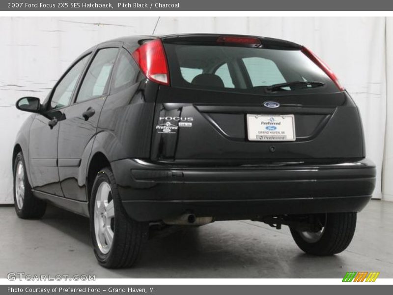 Pitch Black / Charcoal 2007 Ford Focus ZX5 SES Hatchback