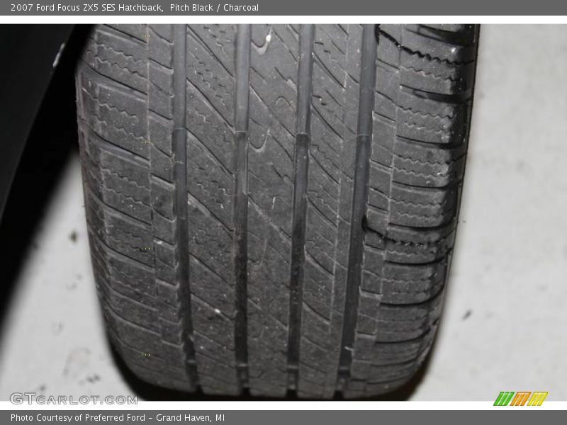 Pitch Black / Charcoal 2007 Ford Focus ZX5 SES Hatchback