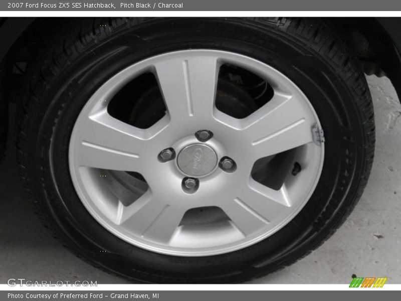  2007 Focus ZX5 SES Hatchback Wheel