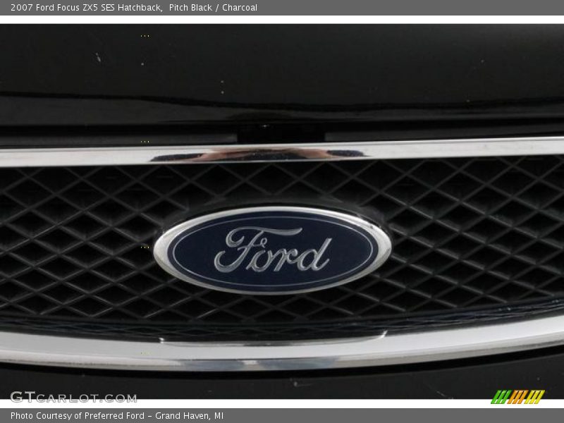 Pitch Black / Charcoal 2007 Ford Focus ZX5 SES Hatchback
