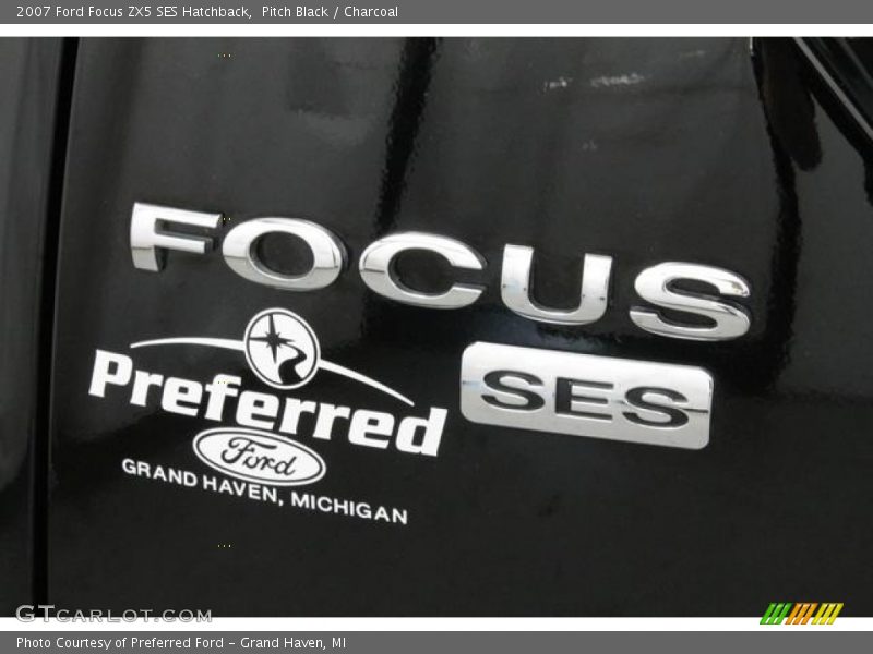 Pitch Black / Charcoal 2007 Ford Focus ZX5 SES Hatchback