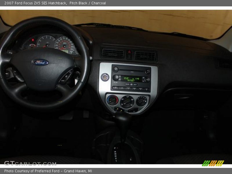 Pitch Black / Charcoal 2007 Ford Focus ZX5 SES Hatchback