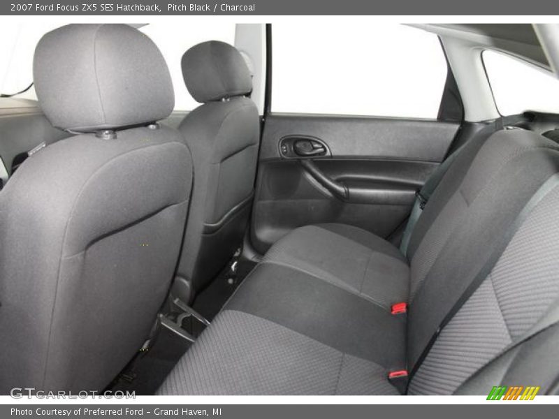 Pitch Black / Charcoal 2007 Ford Focus ZX5 SES Hatchback