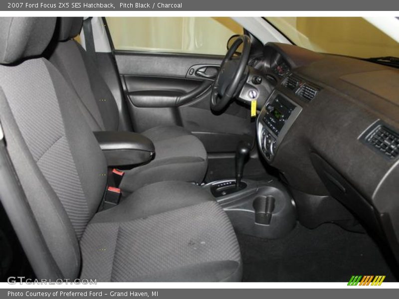 Pitch Black / Charcoal 2007 Ford Focus ZX5 SES Hatchback
