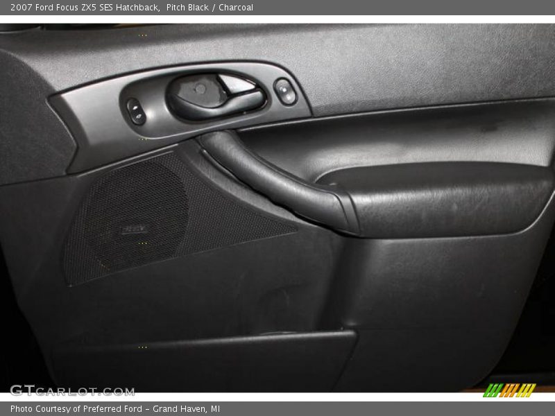 Pitch Black / Charcoal 2007 Ford Focus ZX5 SES Hatchback