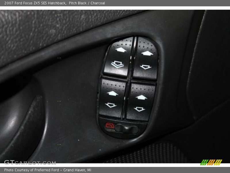 Pitch Black / Charcoal 2007 Ford Focus ZX5 SES Hatchback