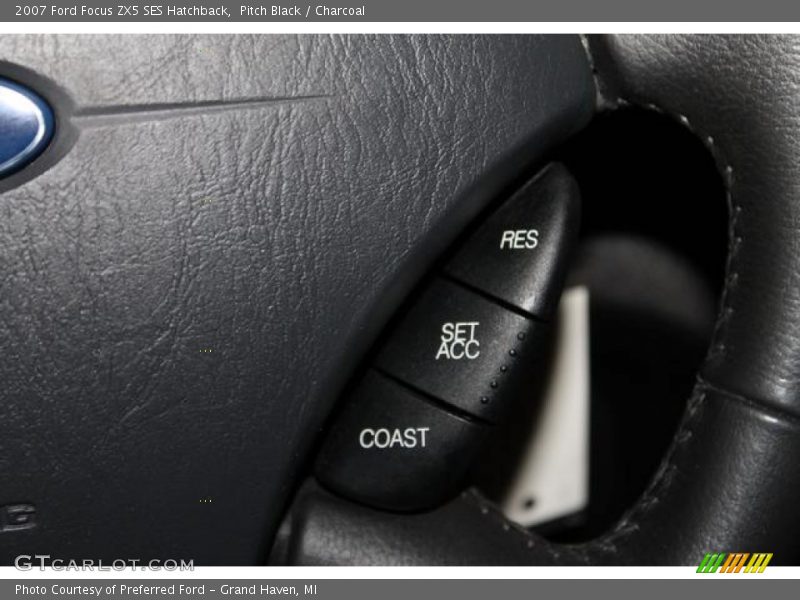 Pitch Black / Charcoal 2007 Ford Focus ZX5 SES Hatchback