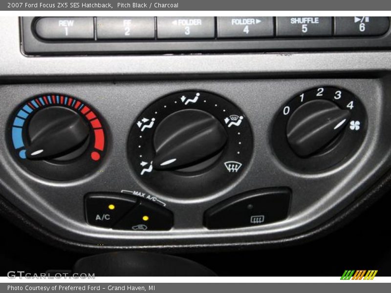 Pitch Black / Charcoal 2007 Ford Focus ZX5 SES Hatchback