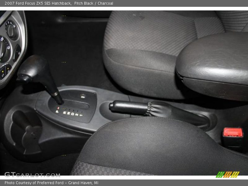Pitch Black / Charcoal 2007 Ford Focus ZX5 SES Hatchback