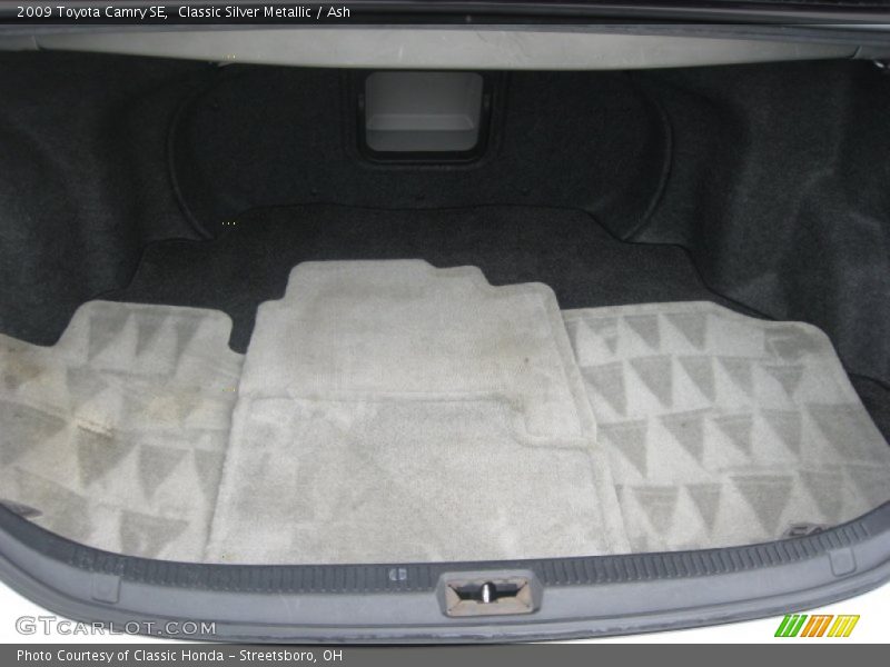 Classic Silver Metallic / Ash 2009 Toyota Camry SE