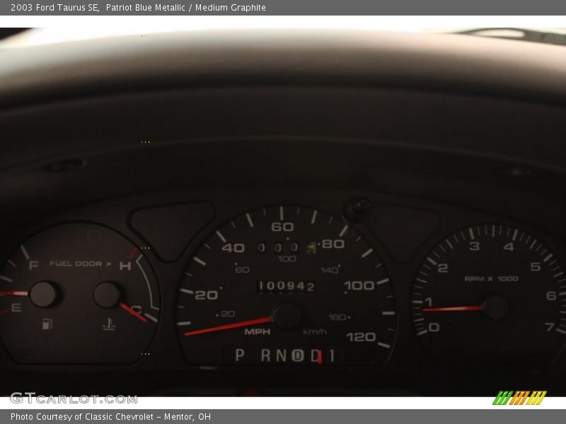 Patriot Blue Metallic / Medium Graphite 2003 Ford Taurus SE