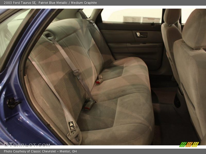 Patriot Blue Metallic / Medium Graphite 2003 Ford Taurus SE