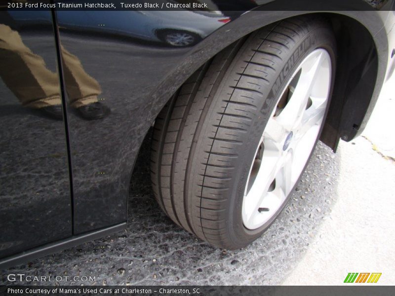 Tuxedo Black / Charcoal Black 2013 Ford Focus Titanium Hatchback