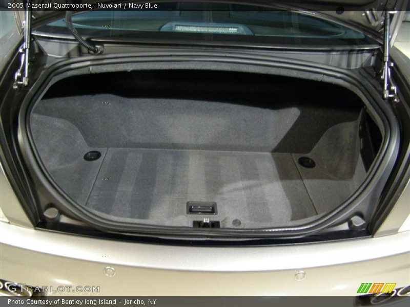 Nuvolari / Navy Blue 2005 Maserati Quattroporte