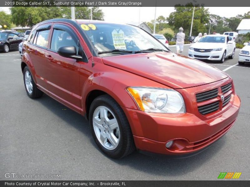 Front 3/4 View of 2009 Caliber SXT