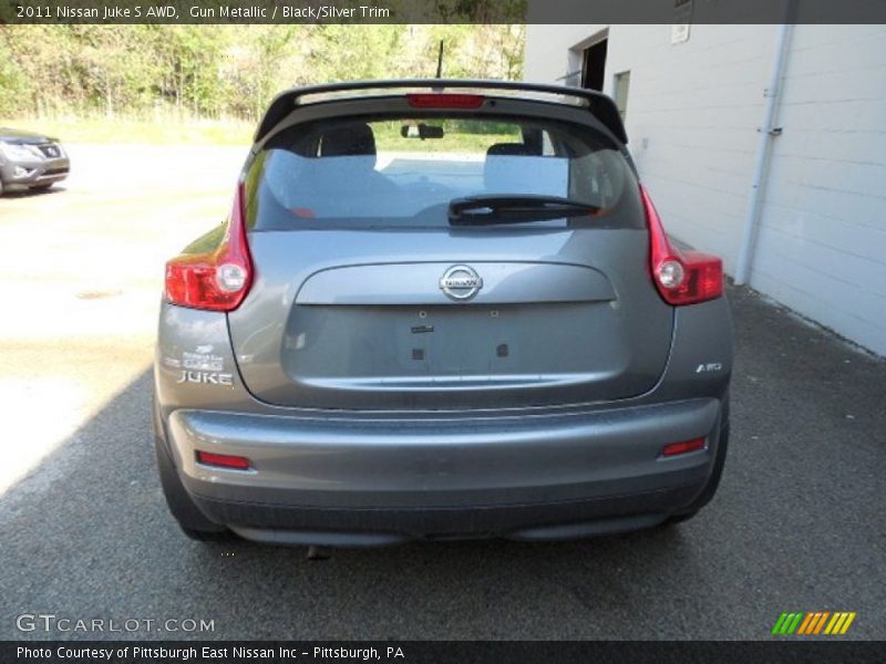 Gun Metallic / Black/Silver Trim 2011 Nissan Juke S AWD