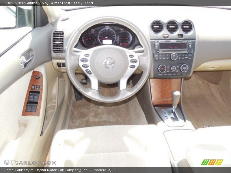 Winter Frost Pearl / Blond 2009 Nissan Altima 2.5 S