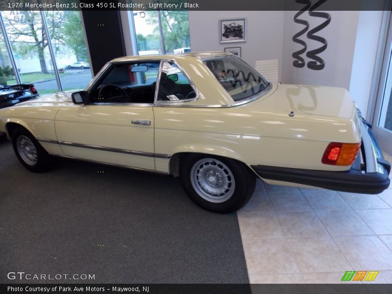  1976 SL Class 450 SL Roadster Light Ivory