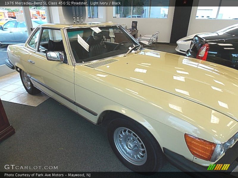 Light Ivory / Black 1976 Mercedes-Benz SL Class 450 SL Roadster