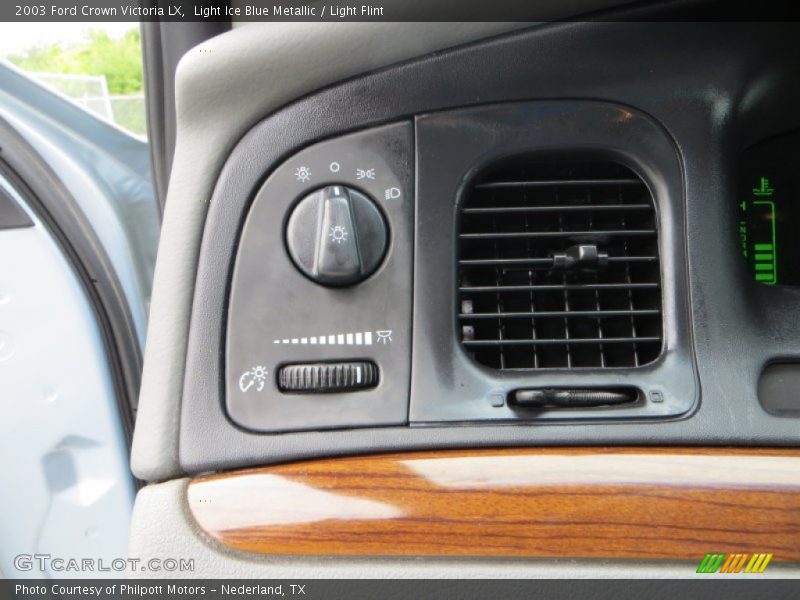 Light Ice Blue Metallic / Light Flint 2003 Ford Crown Victoria LX