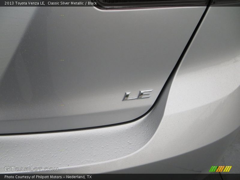 Classic Silver Metallic / Black 2013 Toyota Venza LE