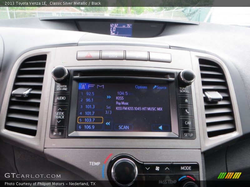 Classic Silver Metallic / Black 2013 Toyota Venza LE