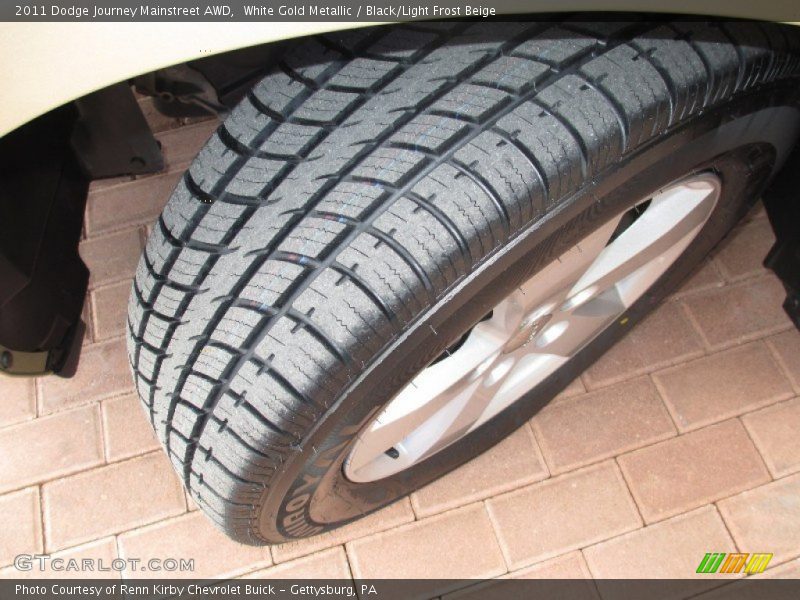 White Gold Metallic / Black/Light Frost Beige 2011 Dodge Journey Mainstreet AWD