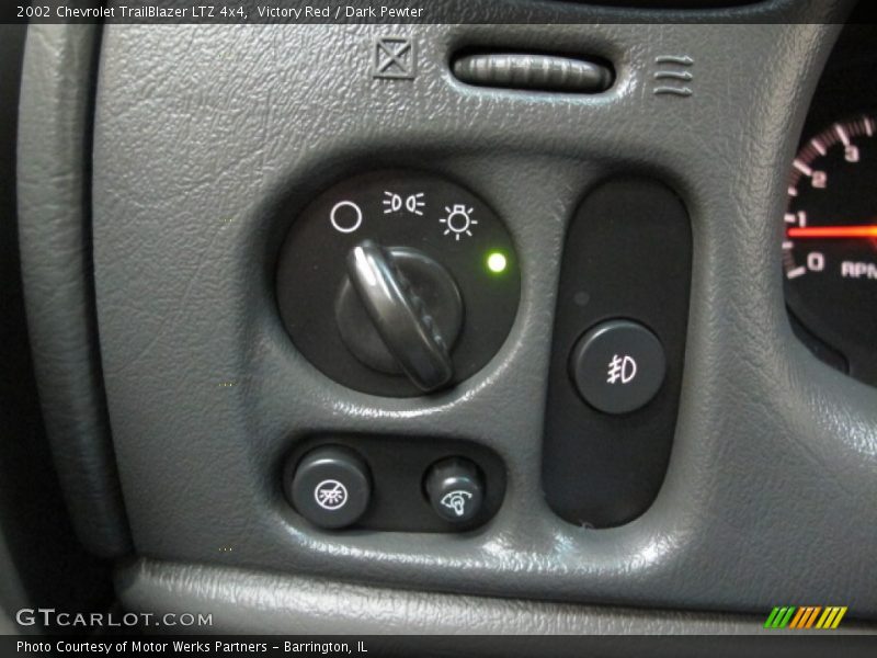 Controls of 2002 TrailBlazer LTZ 4x4