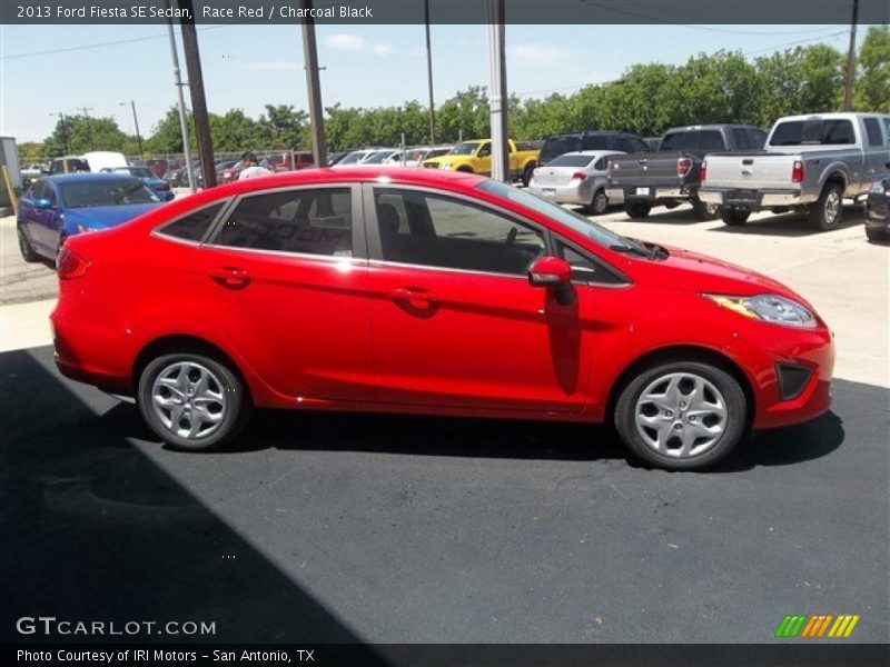 Race Red / Charcoal Black 2013 Ford Fiesta SE Sedan
