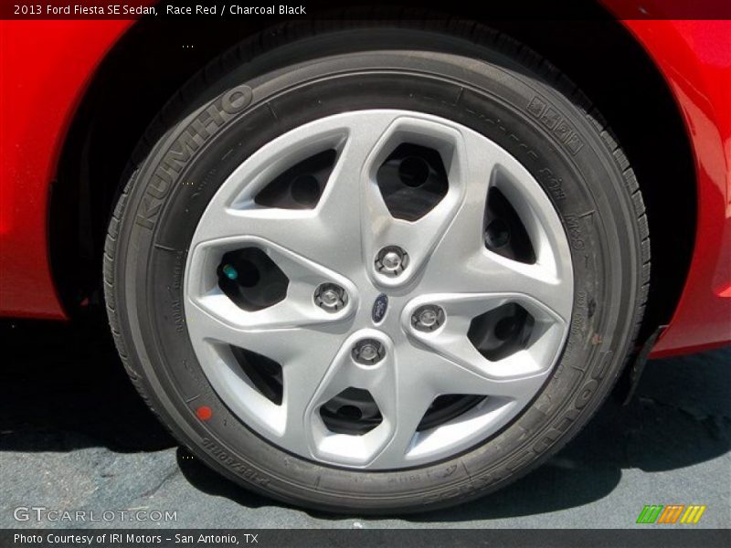 Race Red / Charcoal Black 2013 Ford Fiesta SE Sedan