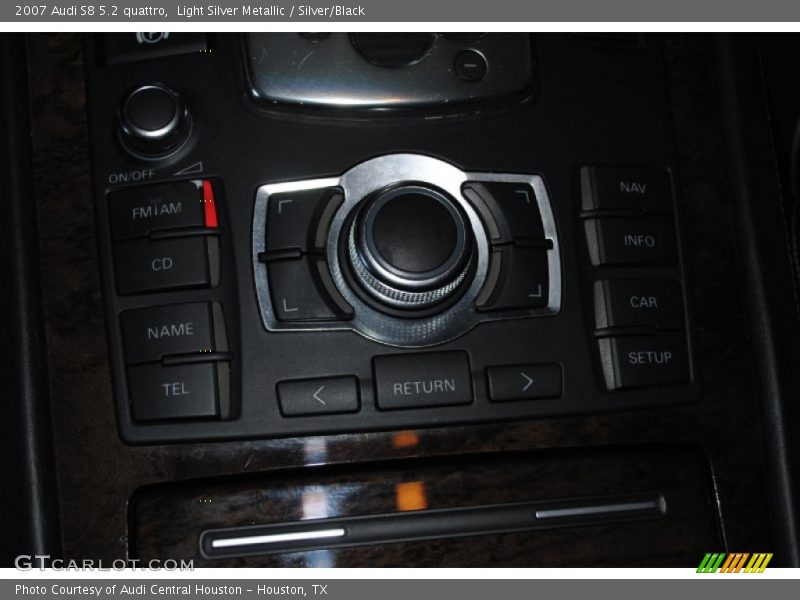 Light Silver Metallic / Silver/Black 2007 Audi S8 5.2 quattro