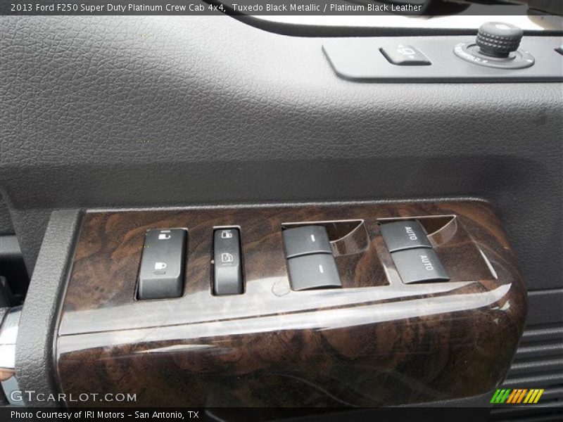 Tuxedo Black Metallic / Platinum Black Leather 2013 Ford F250 Super Duty Platinum Crew Cab 4x4