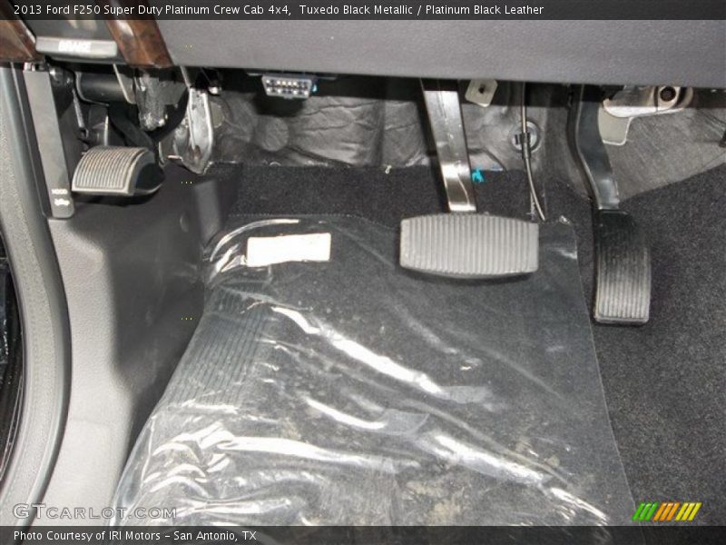 Tuxedo Black Metallic / Platinum Black Leather 2013 Ford F250 Super Duty Platinum Crew Cab 4x4