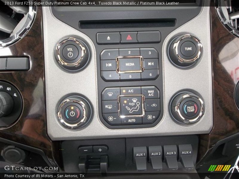 Controls of 2013 F250 Super Duty Platinum Crew Cab 4x4