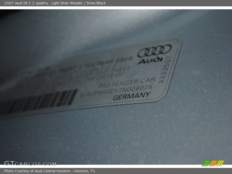 Light Silver Metallic / Silver/Black 2007 Audi S8 5.2 quattro