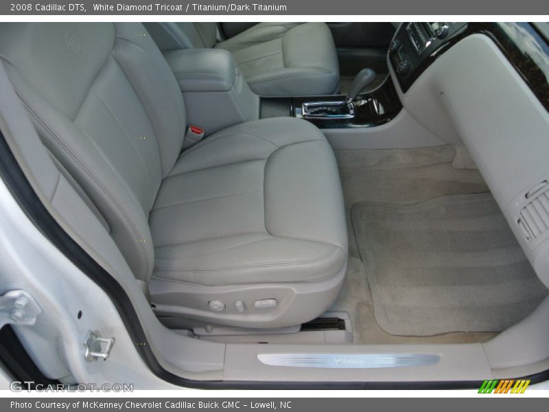 White Diamond Tricoat / Titanium/Dark Titanium 2008 Cadillac DTS
