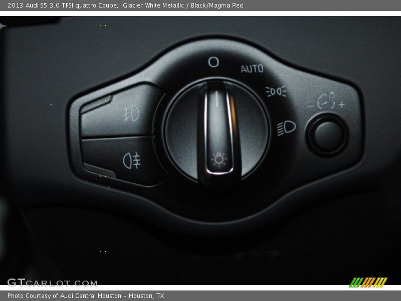 Controls of 2013 S5 3.0 TFSI quattro Coupe