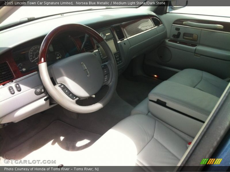 Medium Light Stone/Dark Stone Interior - 2005 Town Car Signature Limited 