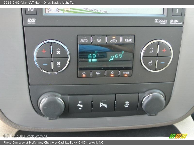 Onyx Black / Light Tan 2013 GMC Yukon SLT 4x4