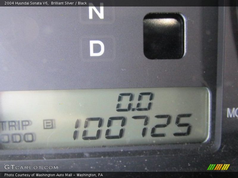 Brilliant Silver / Black 2004 Hyundai Sonata V6