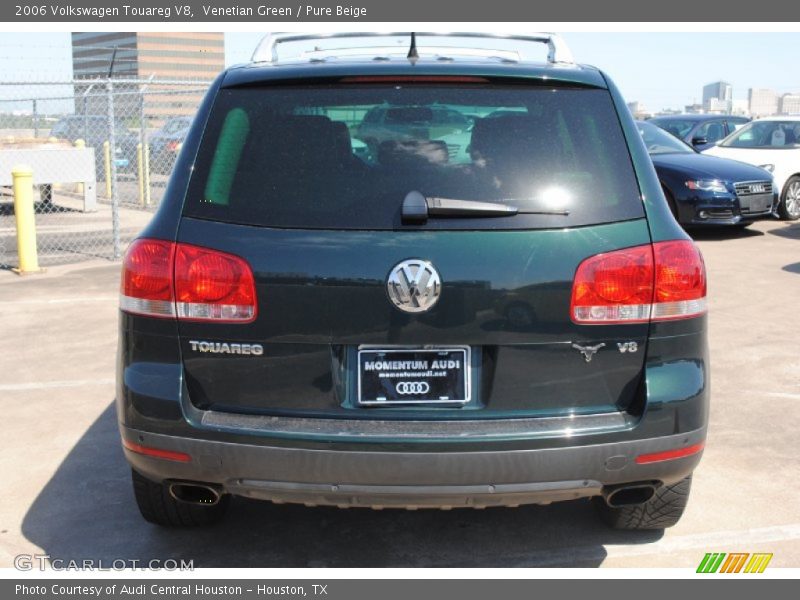 Venetian Green / Pure Beige 2006 Volkswagen Touareg V8