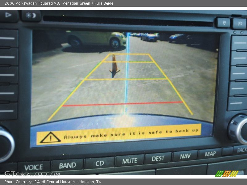 Venetian Green / Pure Beige 2006 Volkswagen Touareg V8