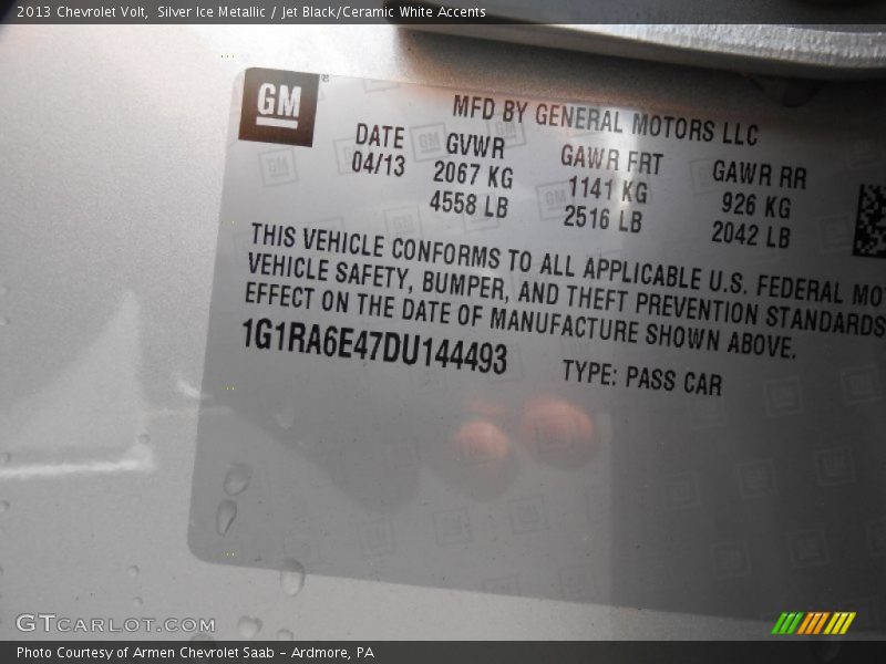Silver Ice Metallic / Jet Black/Ceramic White Accents 2013 Chevrolet Volt