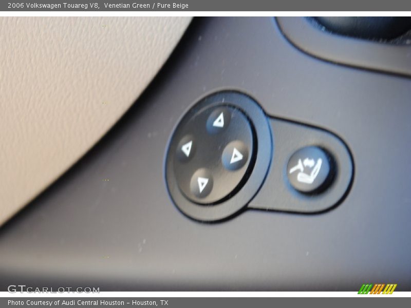 Venetian Green / Pure Beige 2006 Volkswagen Touareg V8
