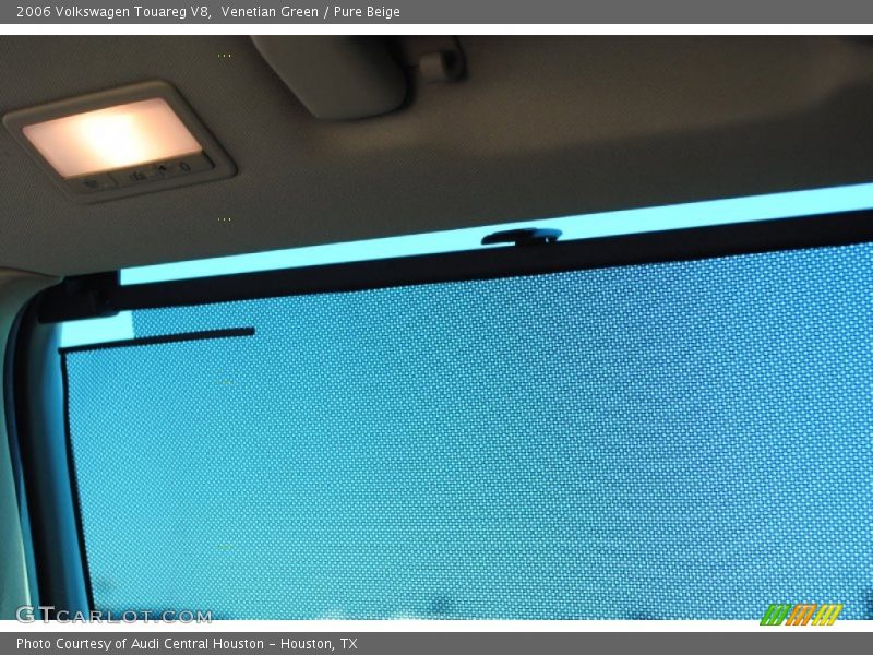 Venetian Green / Pure Beige 2006 Volkswagen Touareg V8
