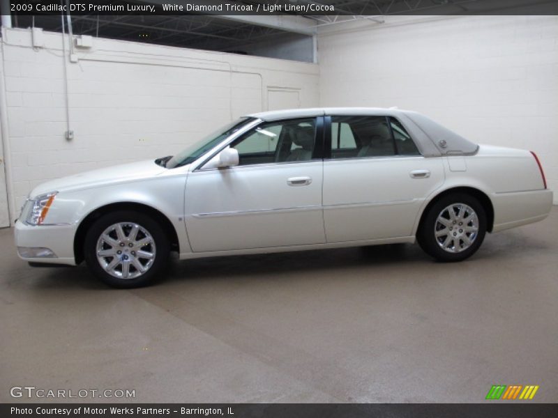 White Diamond Tricoat / Light Linen/Cocoa 2009 Cadillac DTS Premium Luxury