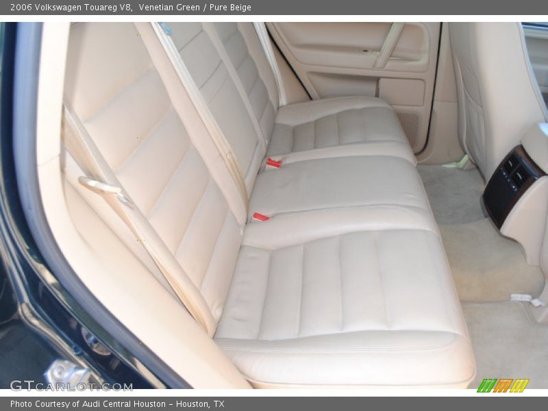 Venetian Green / Pure Beige 2006 Volkswagen Touareg V8