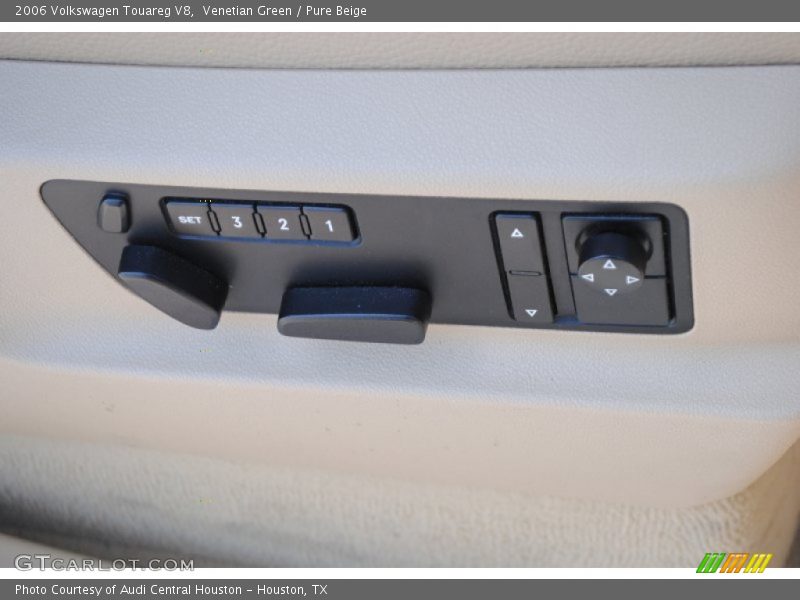 Venetian Green / Pure Beige 2006 Volkswagen Touareg V8