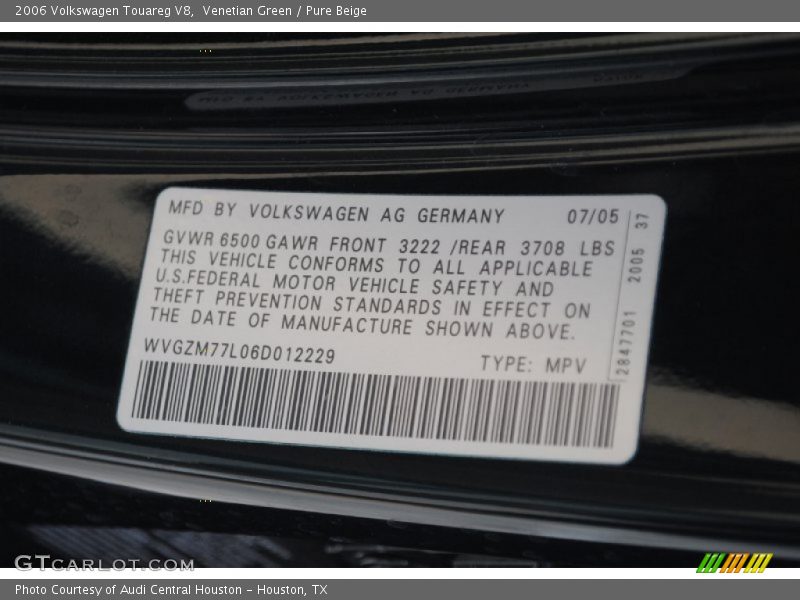 Venetian Green / Pure Beige 2006 Volkswagen Touareg V8