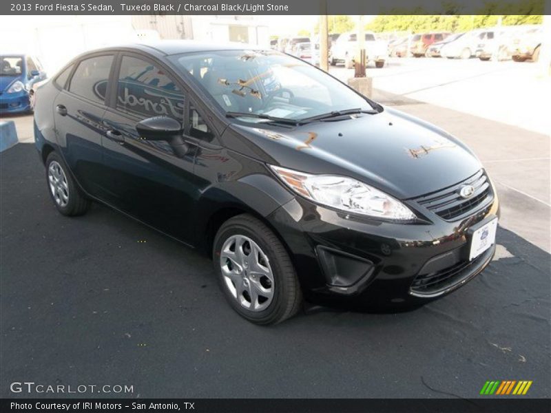 Tuxedo Black / Charcoal Black/Light Stone 2013 Ford Fiesta S Sedan